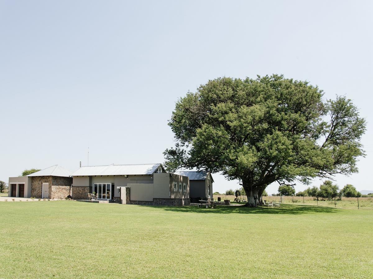 Buffalo Thorn Tree Lodge Swartruggens Exterior photo